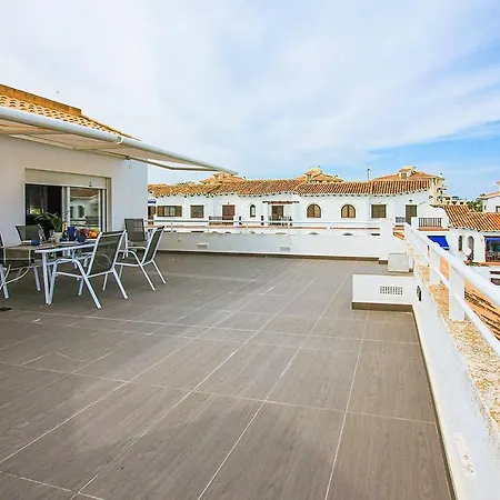 Апартаменты Luxury 3-bed On The First Beach Line *