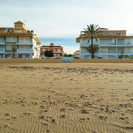 Apartment Luxury 3-bed On The First Beach Line